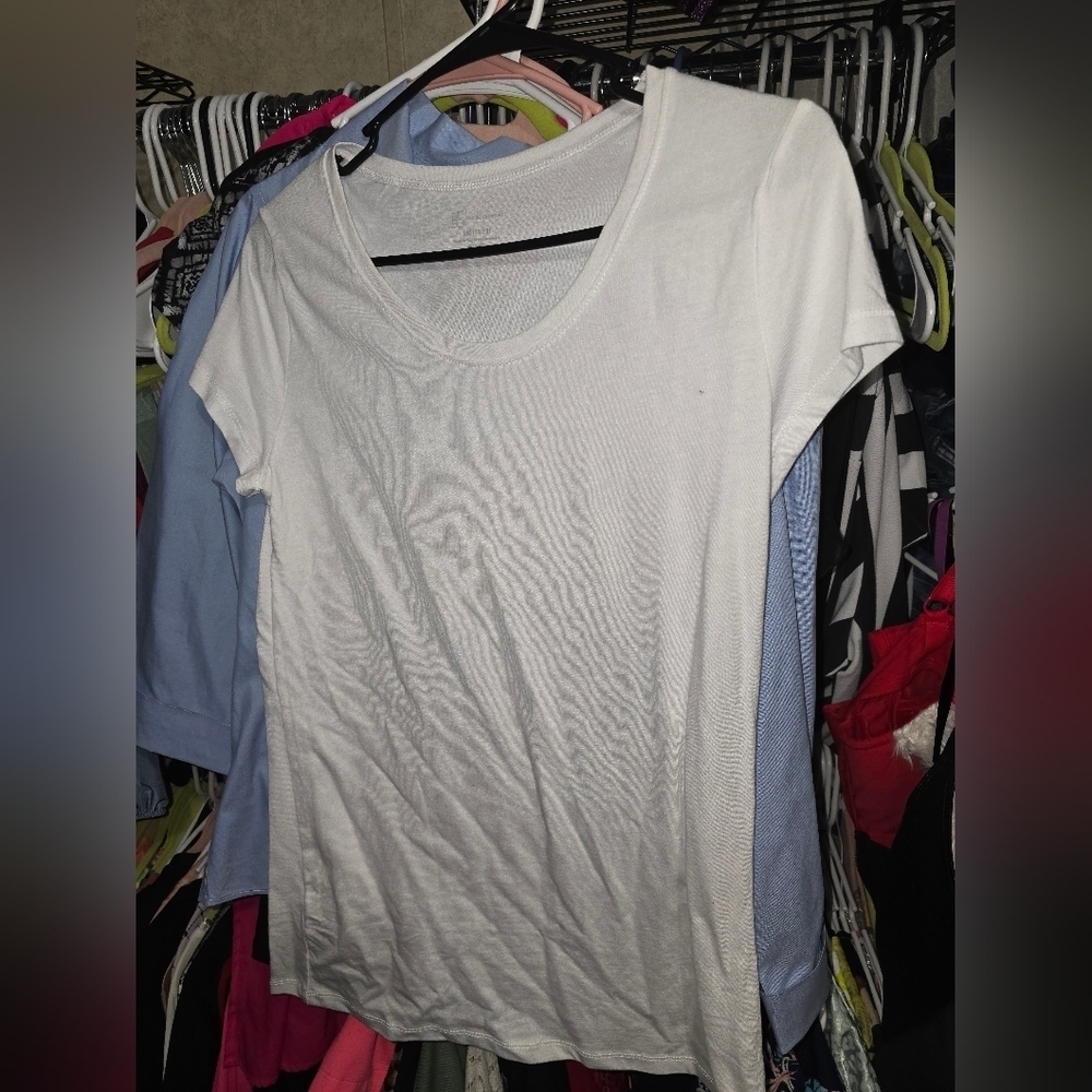 💋5/20 NOBO SIZE LARGE WHITE TEE